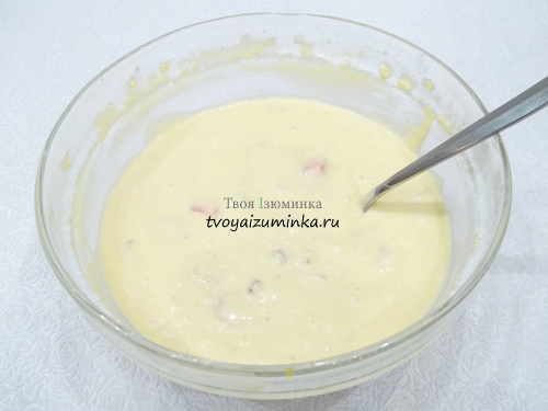 Смешаем ягоды с тестом